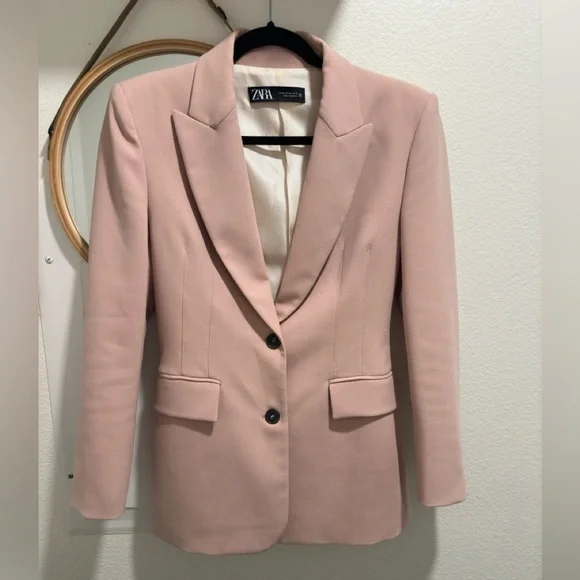 Fitted Zara Blazer in Light Blush Pink from - Picture 3 of 4